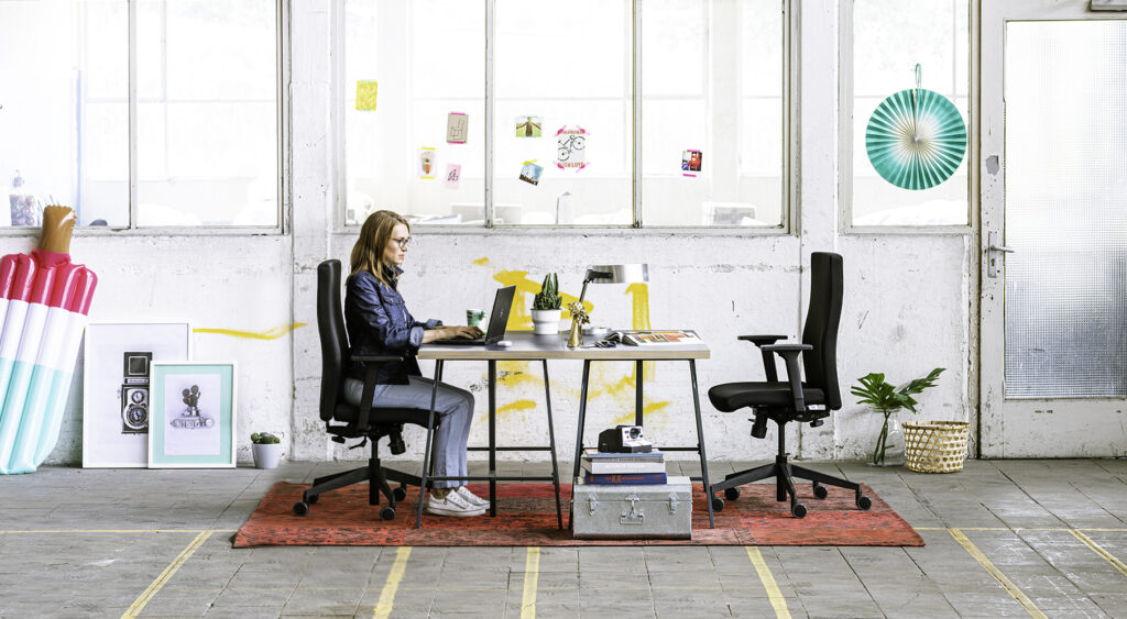 Strike office chair